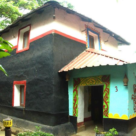 מלון Sri Niketan Raktokorobi Karu Gram מראה חיצוני תמונה